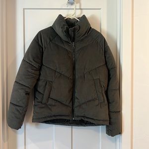 Womens VERO MODA puffer jacket. Size M.